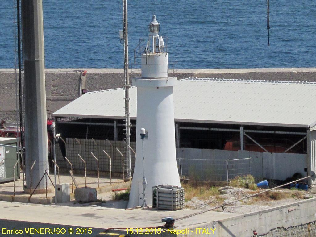 44a - Fanale verde - Porto di Palermo.jpg
